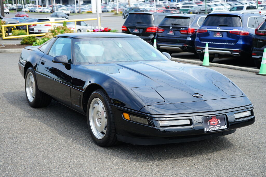 Used 1995 Chevrolet Corvette Coupe image 7