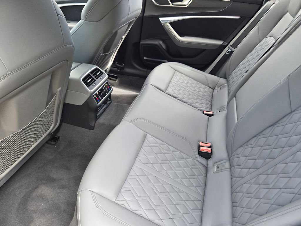 Used 2023 Audi S7 Prestige w/ Prestige Package image 40