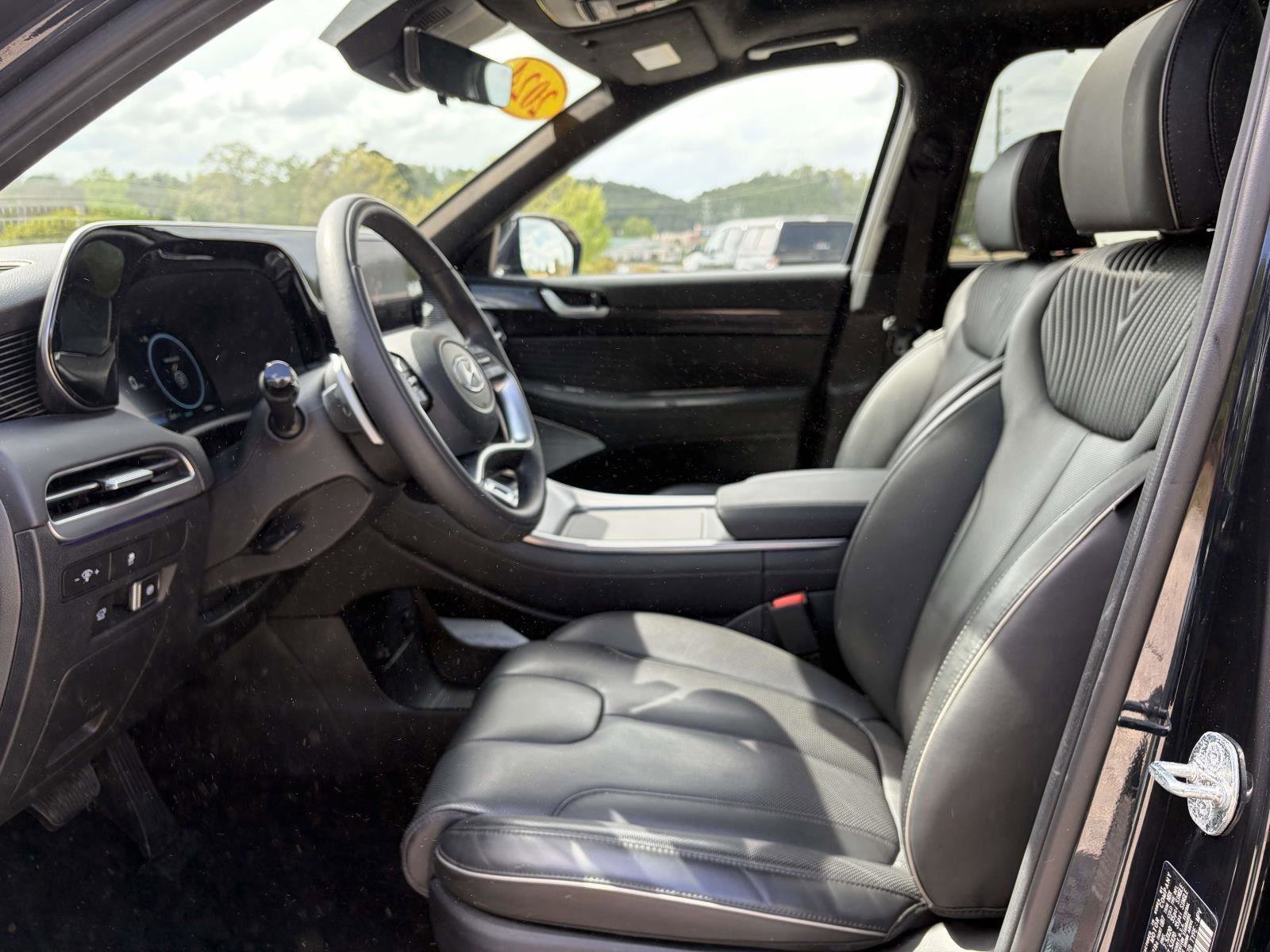 Used 2024 Hyundai Palisade Calligraphy image 4