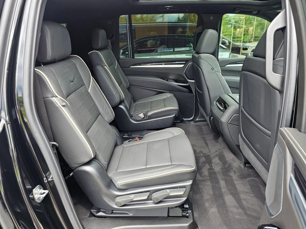 Certified 2026 Cadillac Escalade ESV Sport w/ Touring Package AWD/4WD image 12