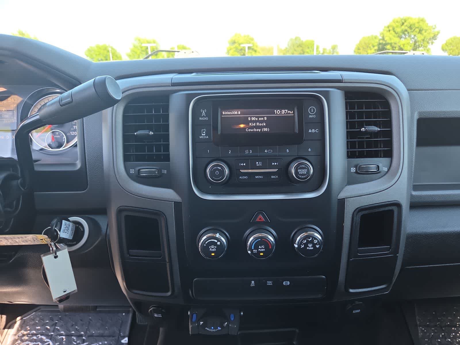 Used 2018 RAM 2500 ST AWD/4WD image 24