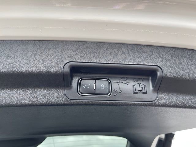 Used 2023 Ford Explorer XLT w/ Equipment Group 202A image 31