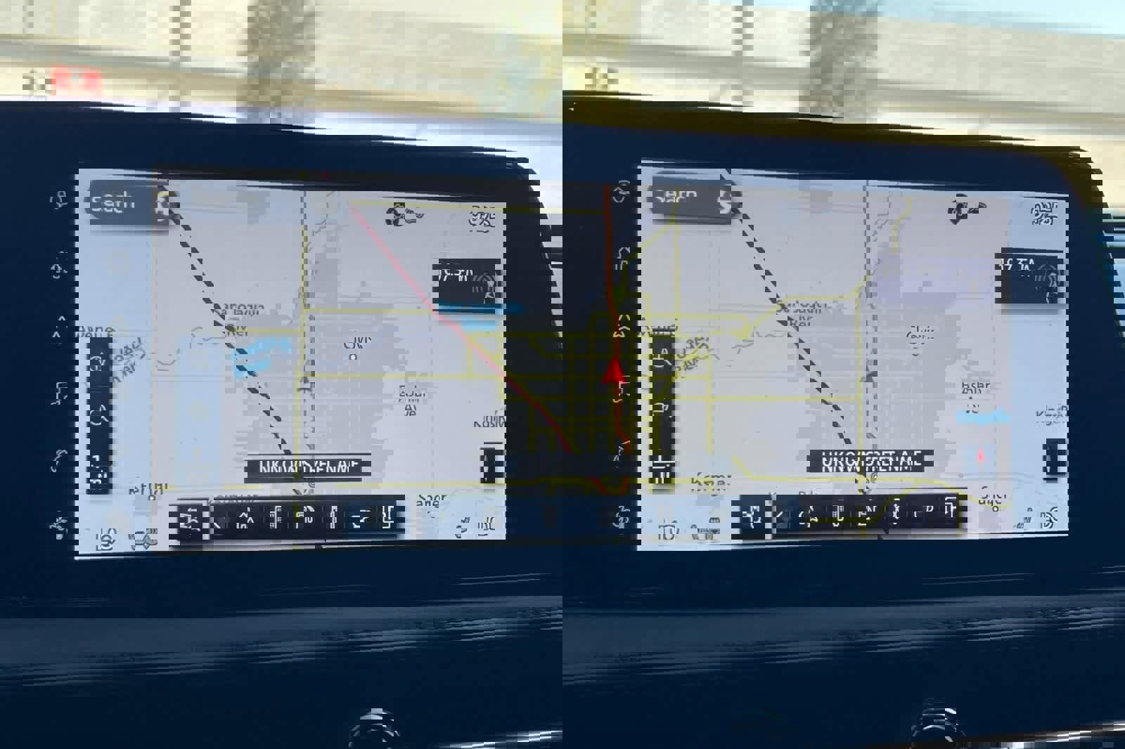 Certified 2023 Nissan Ariya FWD image 22