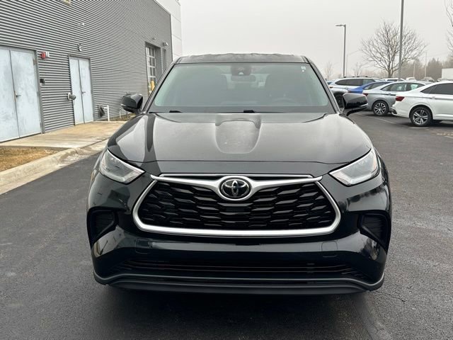 Used 2021 Toyota Highlander L image 2