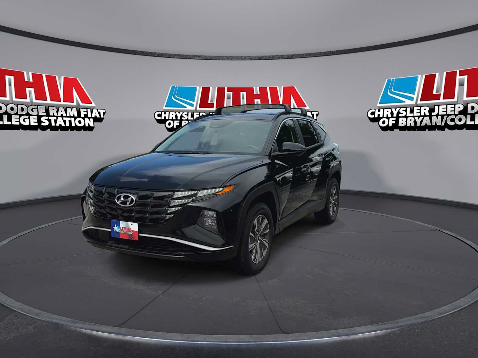 Used 2022 Hyundai Tucson Blue w/ Cargo Package AWD/4WD image 3