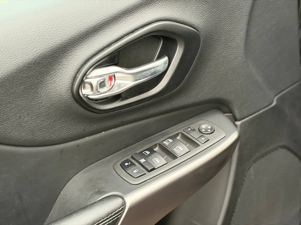 Used 2022 Jeep Cherokee Latitude Lux AWD/4WD image 20