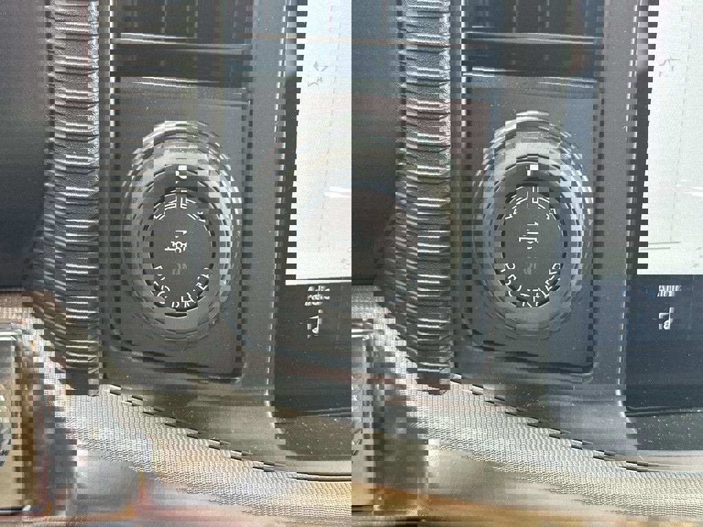 New 2025 Ford F150 Lariat w/ Equipment Group 502A High image 28