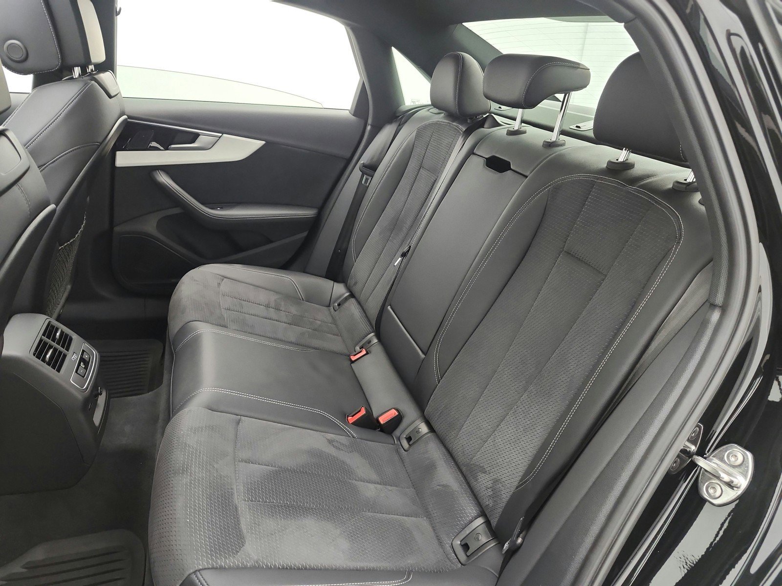 Used 2023 Audi A4 2.0T Premium Plus w/ Premium Plus Package image 10