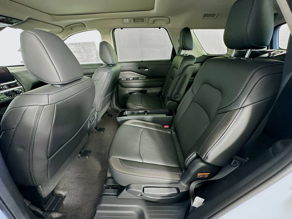 New 2026 Nissan Pathfinder SL w/ SL Premium Package AWD/4WD image 32