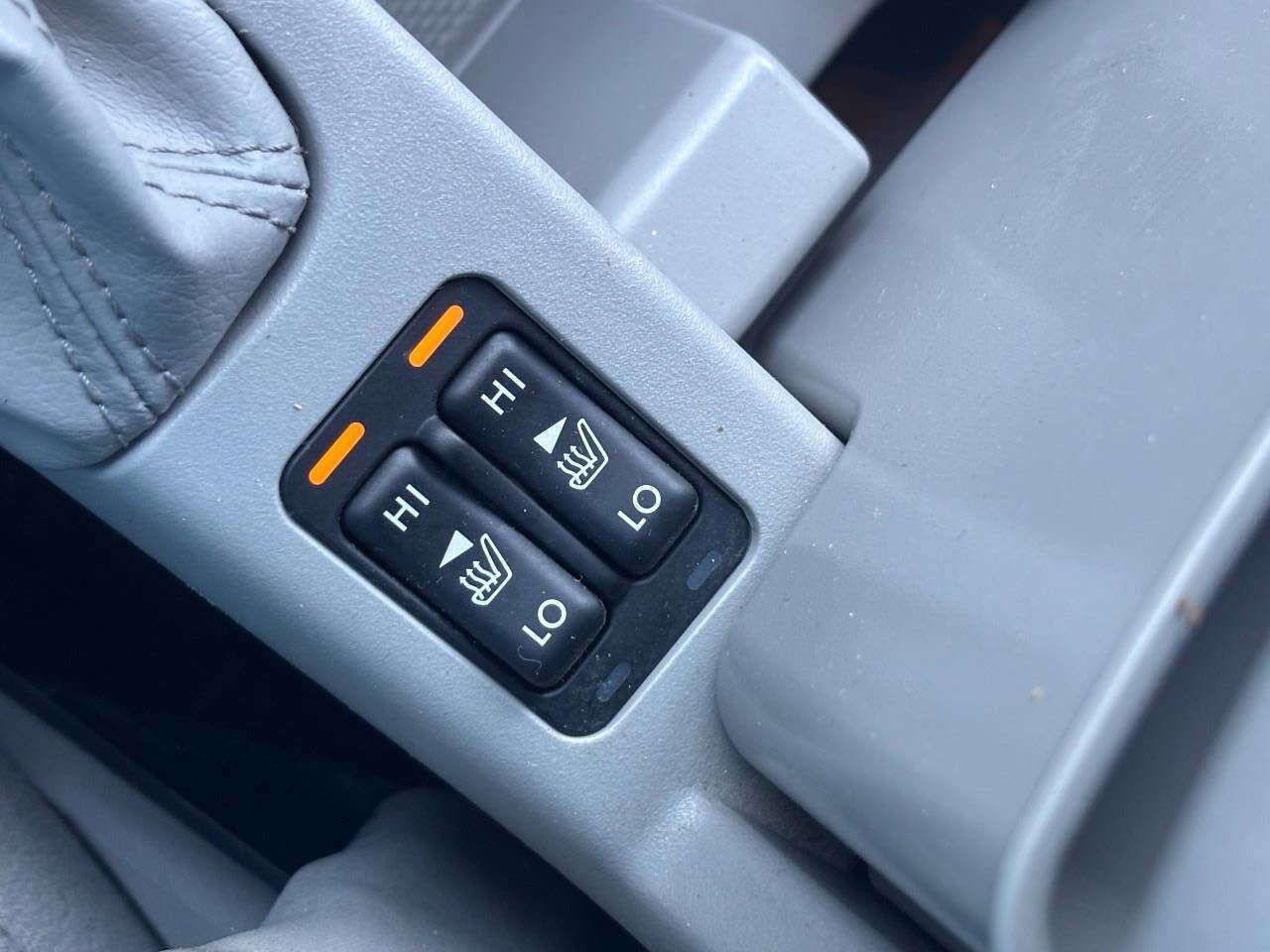 Used 2011 Subaru Forester 2.5X Premium w/ All-Weather Pkg image 16