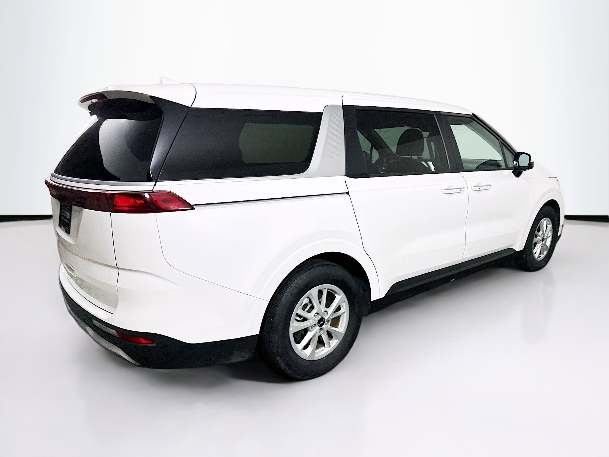 Used 2024 Kia Carnival LX image 9