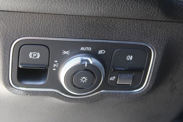 Used 2023 Mercedes-Benz GLB 250 image 11