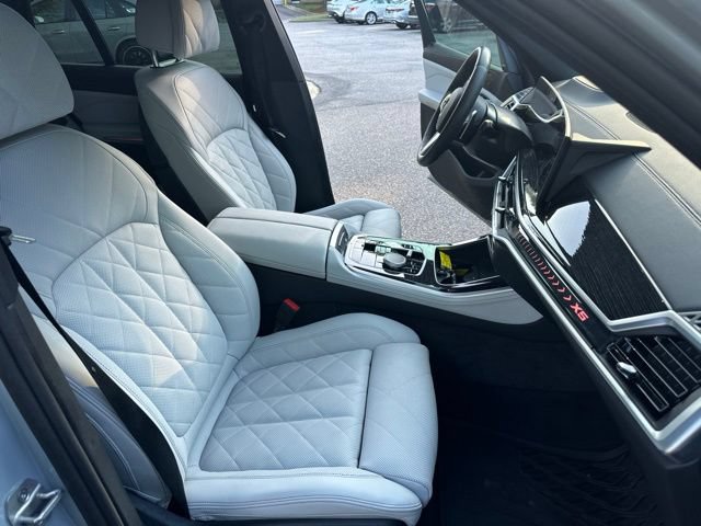 Used 2025 BMW X5 xDrive40i w/ M Sport Package AWD/4WD image 18