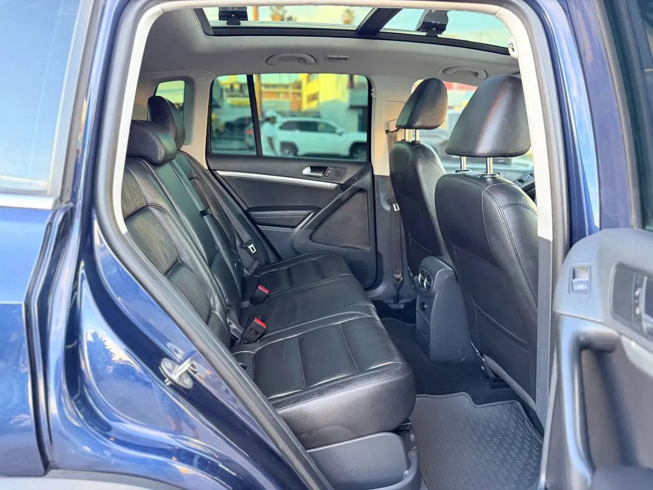 Used 2013 Volkswagen Tiguan SEL image 30