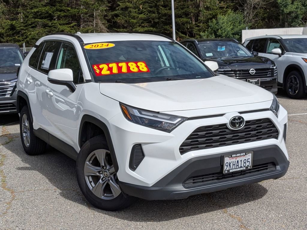 Used 2024 Toyota RAV4 XLE FWD image 2