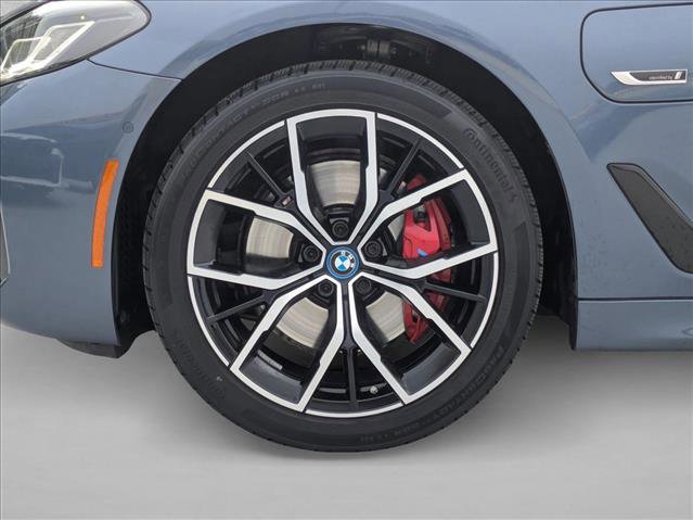 Used 2023 BMW 530e w/ M Sport Package image 25