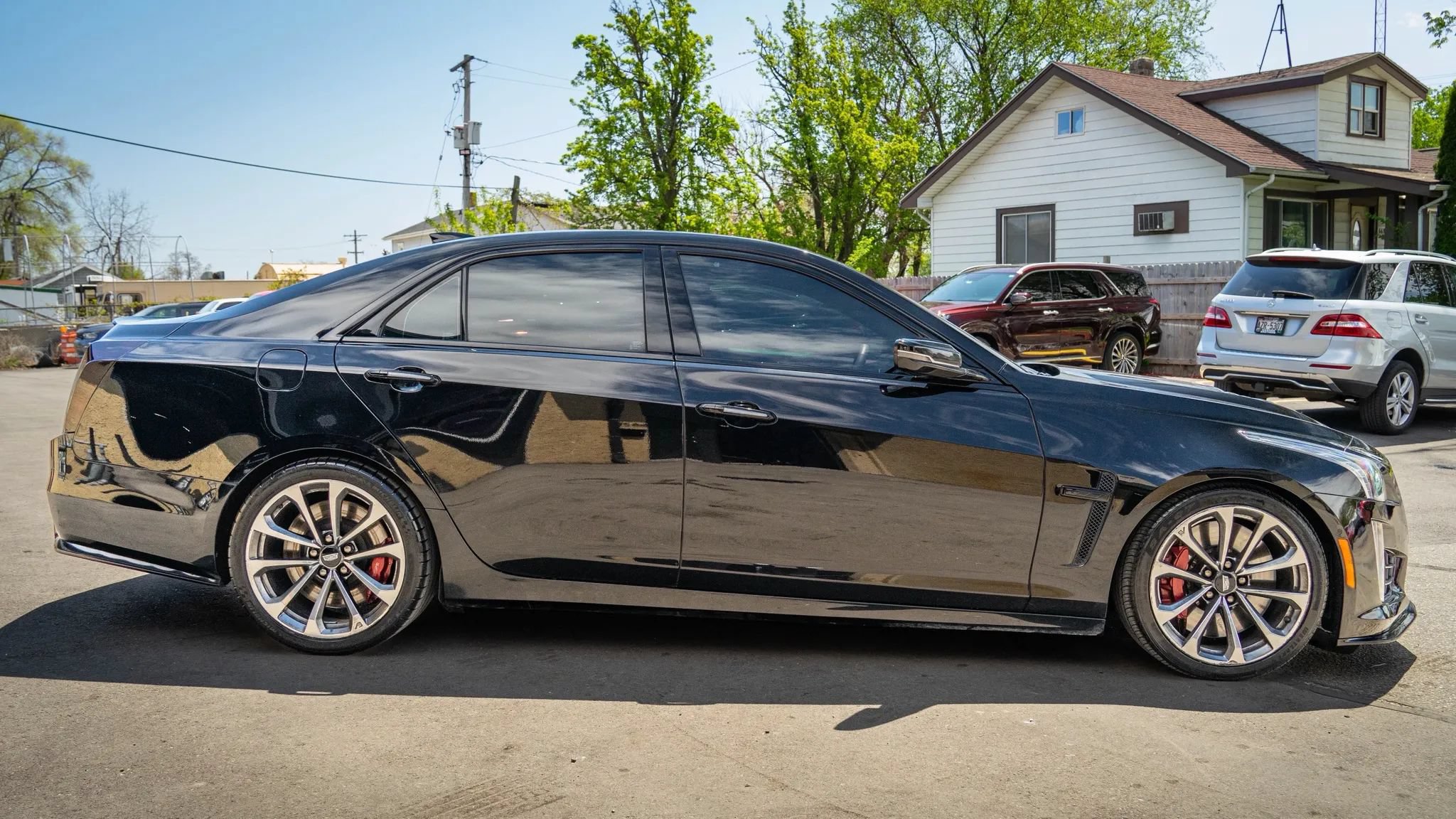 Used 2018 Cadillac CTS V w/ Luxury Package RWD image 10