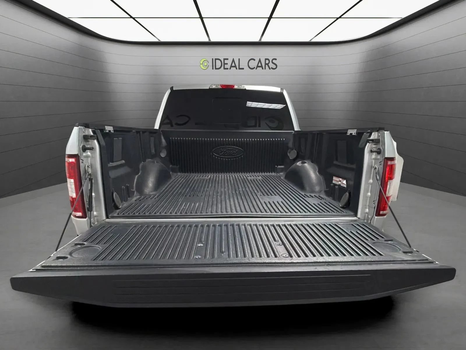 Used 2018 Ford F150 XLT w/ Equipment Group 302A Luxury AWD/4WD image 19