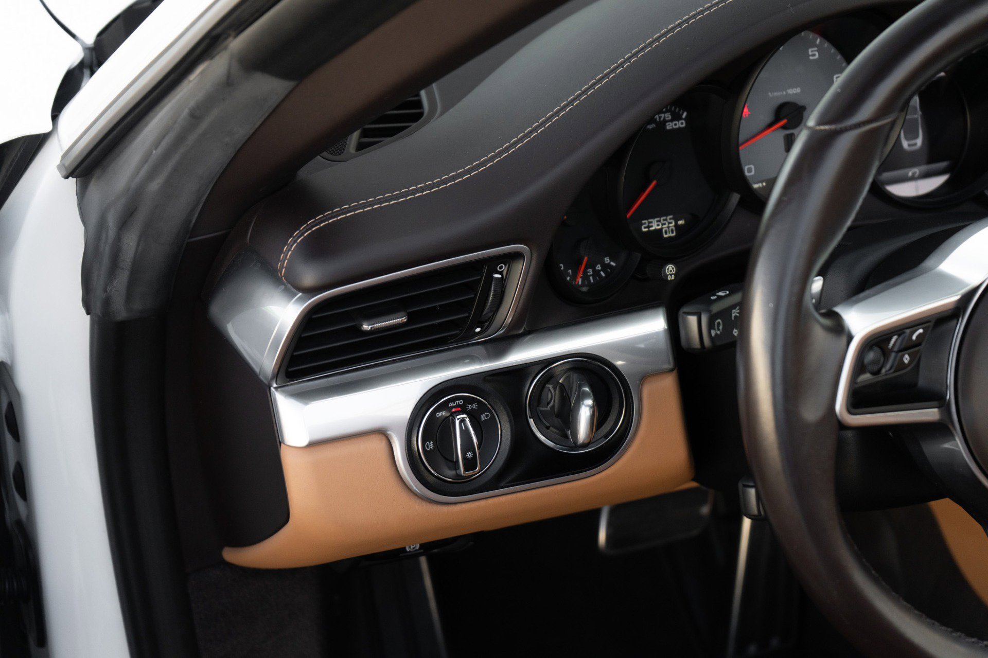 Used 2018 Porsche 911 Carrera 4S image 22