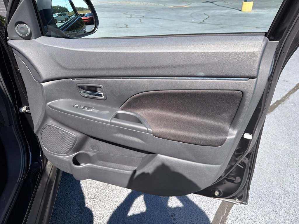 Used 2025 Mitsubishi Outlander Sport ES AWD/4WD image 23