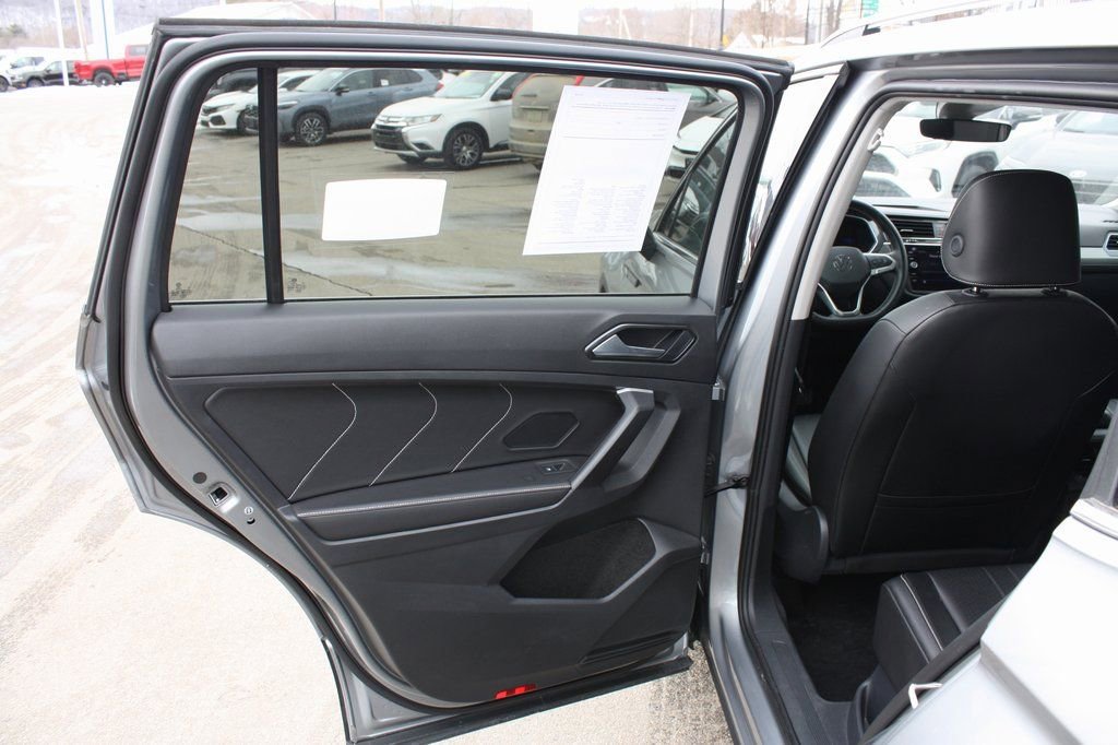 Used 2024 Volkswagen Tiguan SE image 15