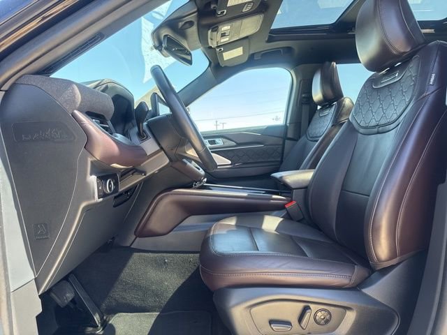 Used 2025 Ford Explorer Platinum w/ LUX Leather Package image 2