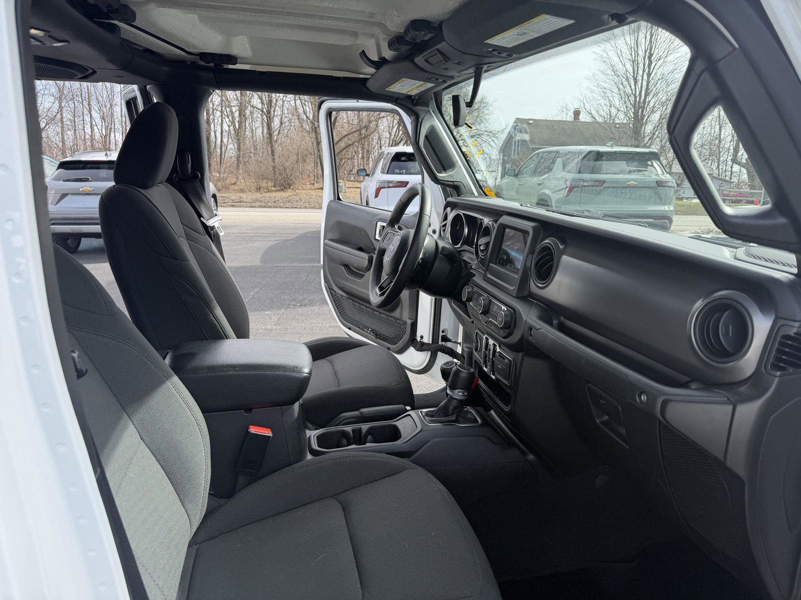 Used 2023 Jeep Gladiator Sport image 17