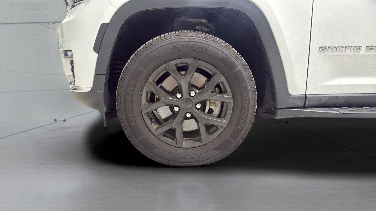 Used 2021 Jeep Grand Cherokee L Limited AWD/4WD image 32