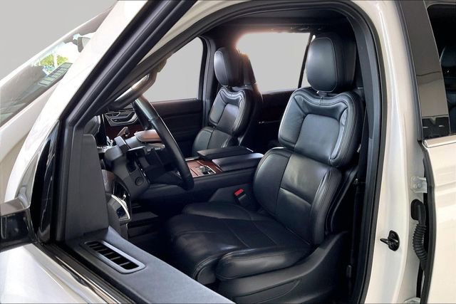 Used 2022 Lincoln Navigator Reserve AWD/4WD image 15