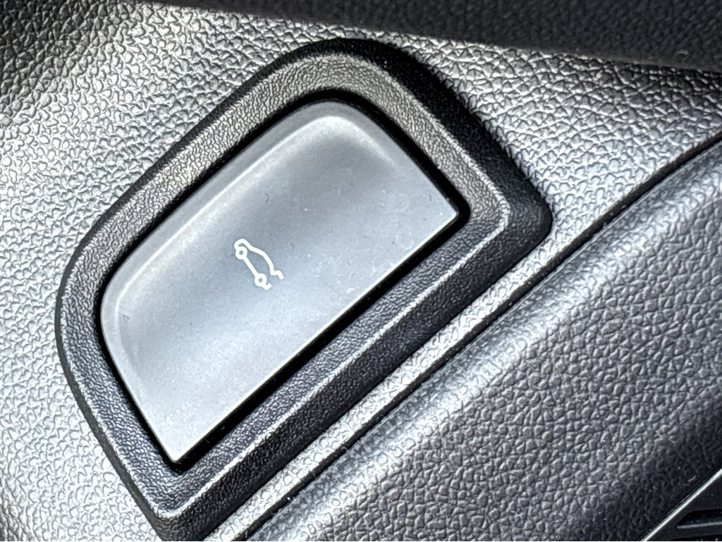 Used 2025 Chevrolet Equinox RS image 31