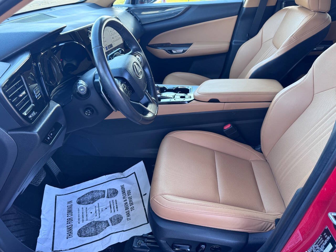 Used 2025 Lexus NX 250 FWD w/ Towing Package (2000 Lbs) image 19