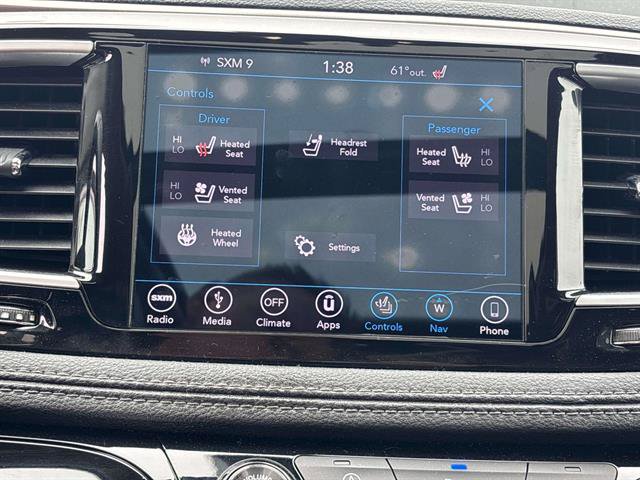 Used 2018 Chrysler Pacifica Limited FWD image 24