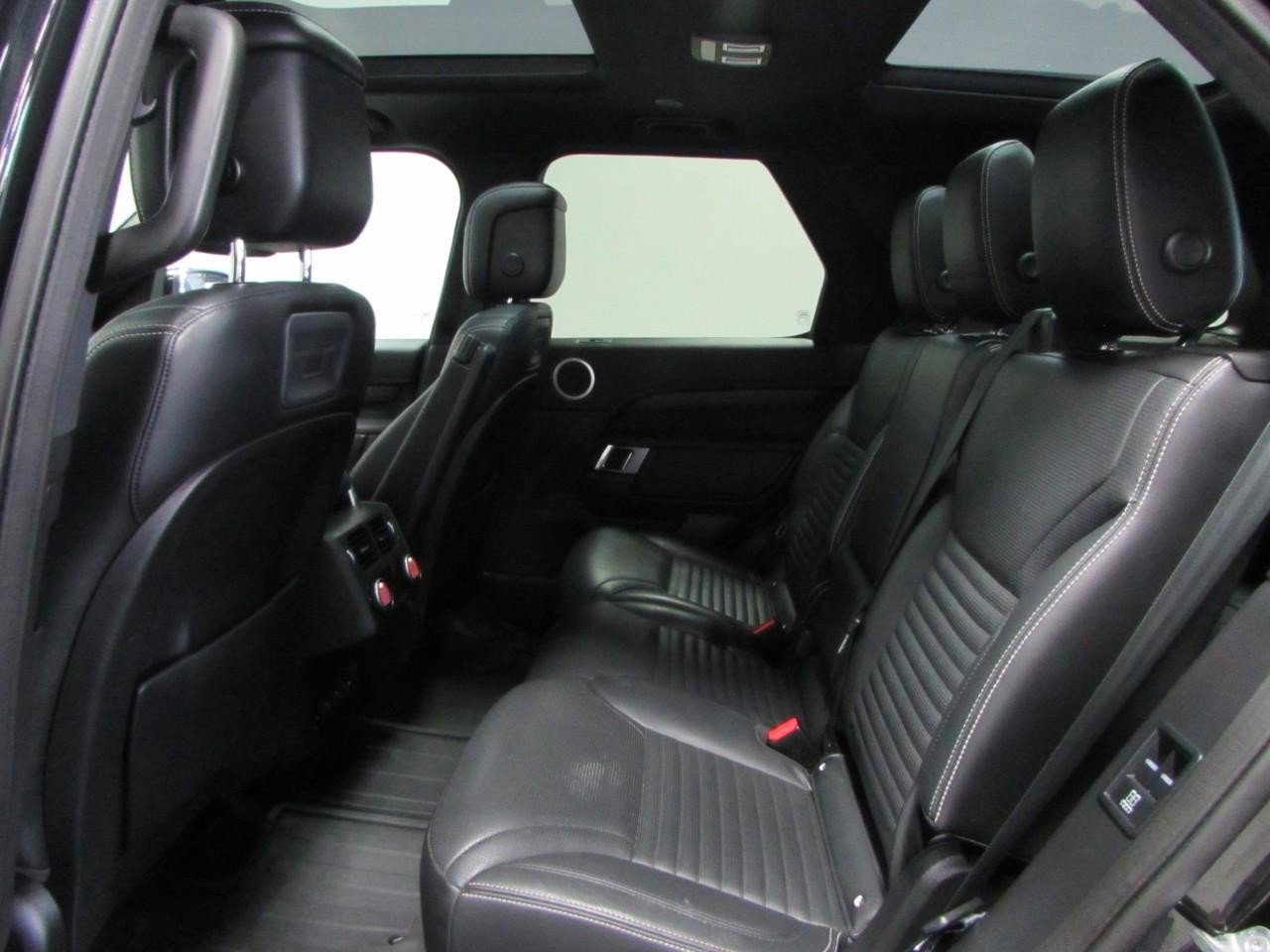 Used 2022 Land Rover Discovery S R-Dynamic image 15