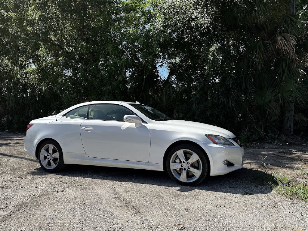 Used 2010 Lexus IS 350C image 1