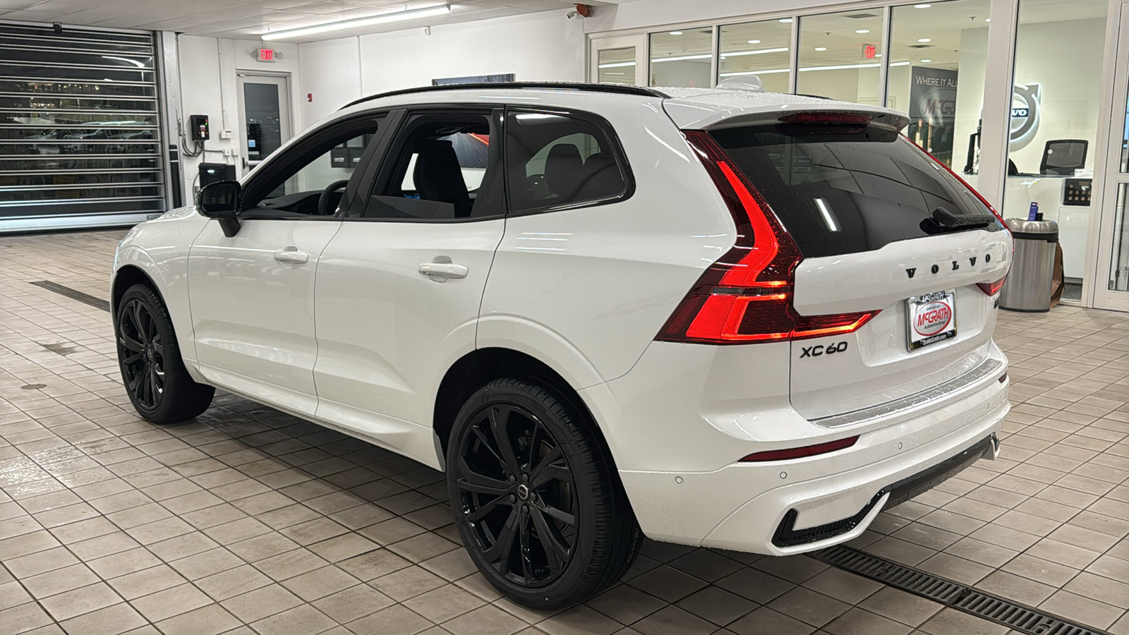New 2026 Volvo XC60 B5 Ultra w/ Protection Package Premier AWD/4WD image 7