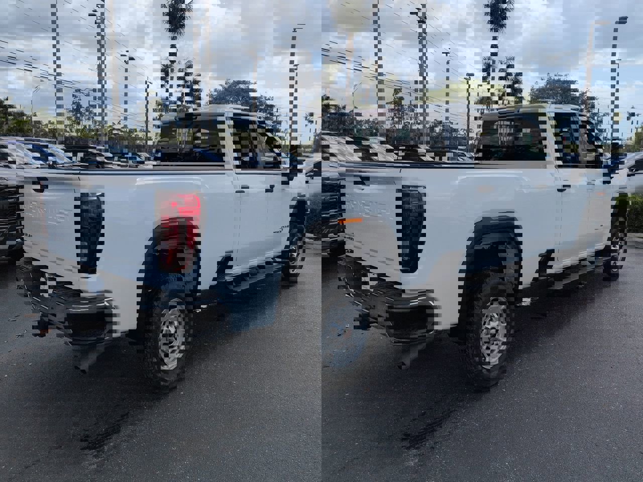 Used 2022 GMC Sierra 2500 Pro w/ Convenience Package image 5