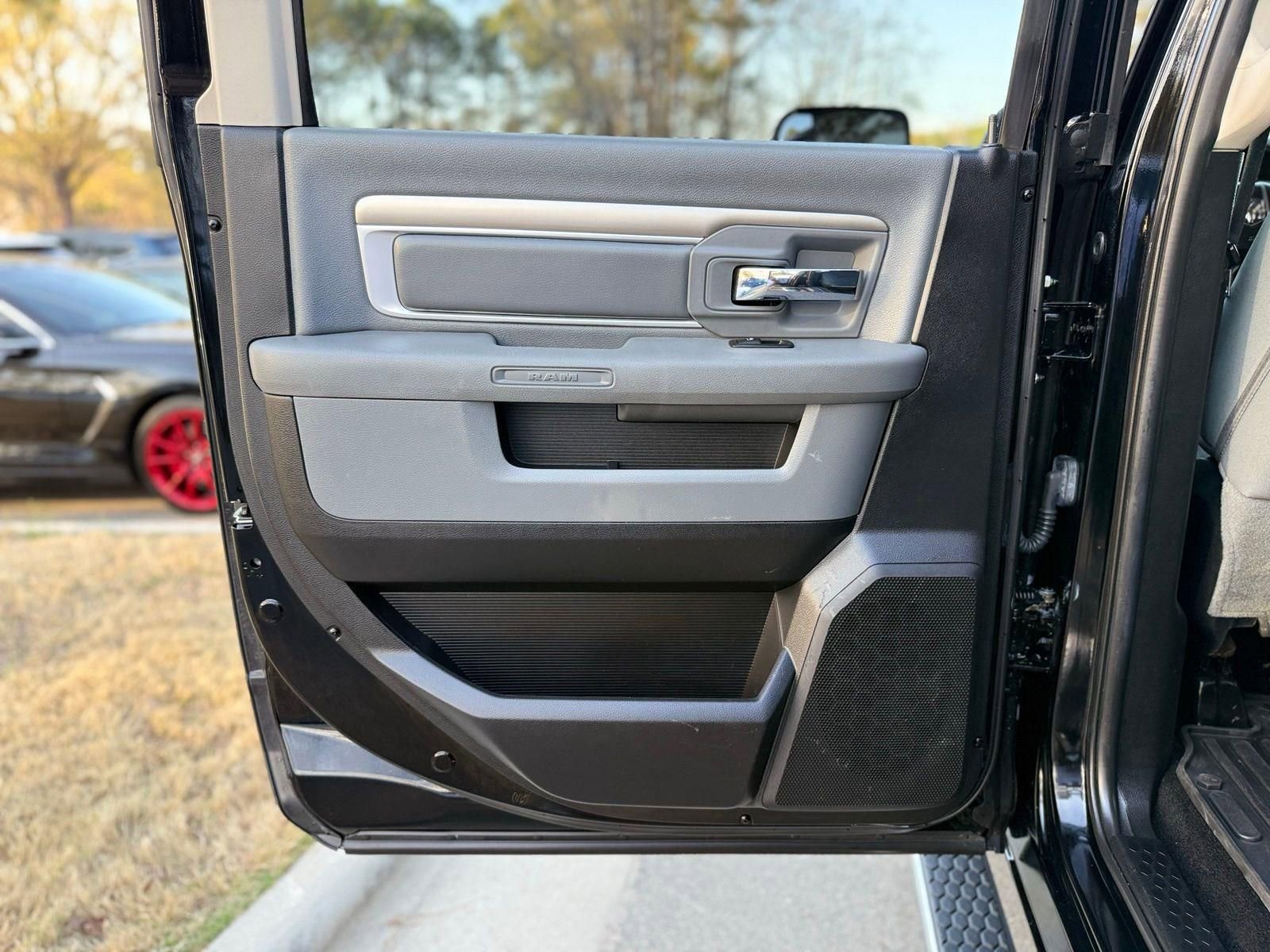 Used 2014 RAM 2500 Big Horn image 28