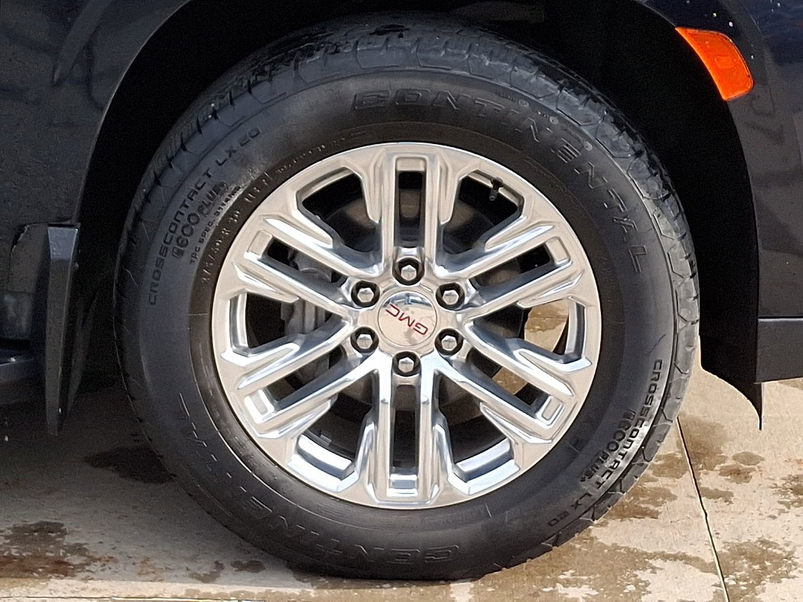 Used 2022 GMC Yukon SLT w/ SLT Luxury Package AWD/4WD image 8