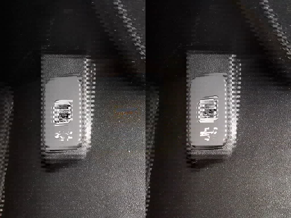 Used 2023 Jeep Wrangler Sport image 24