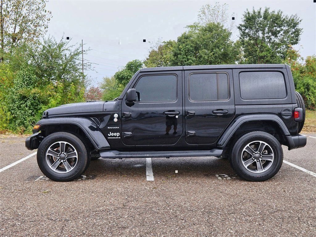 Used 2023 Jeep Wrangler Unlimited Sahara AWD/4WD image 2
