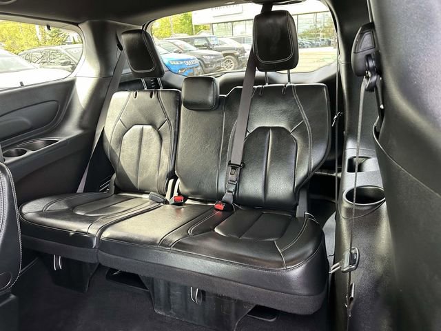 Used 2022 Chrysler Pacifica Touring-L w/ S Appearance Package AWD/4WD image 8