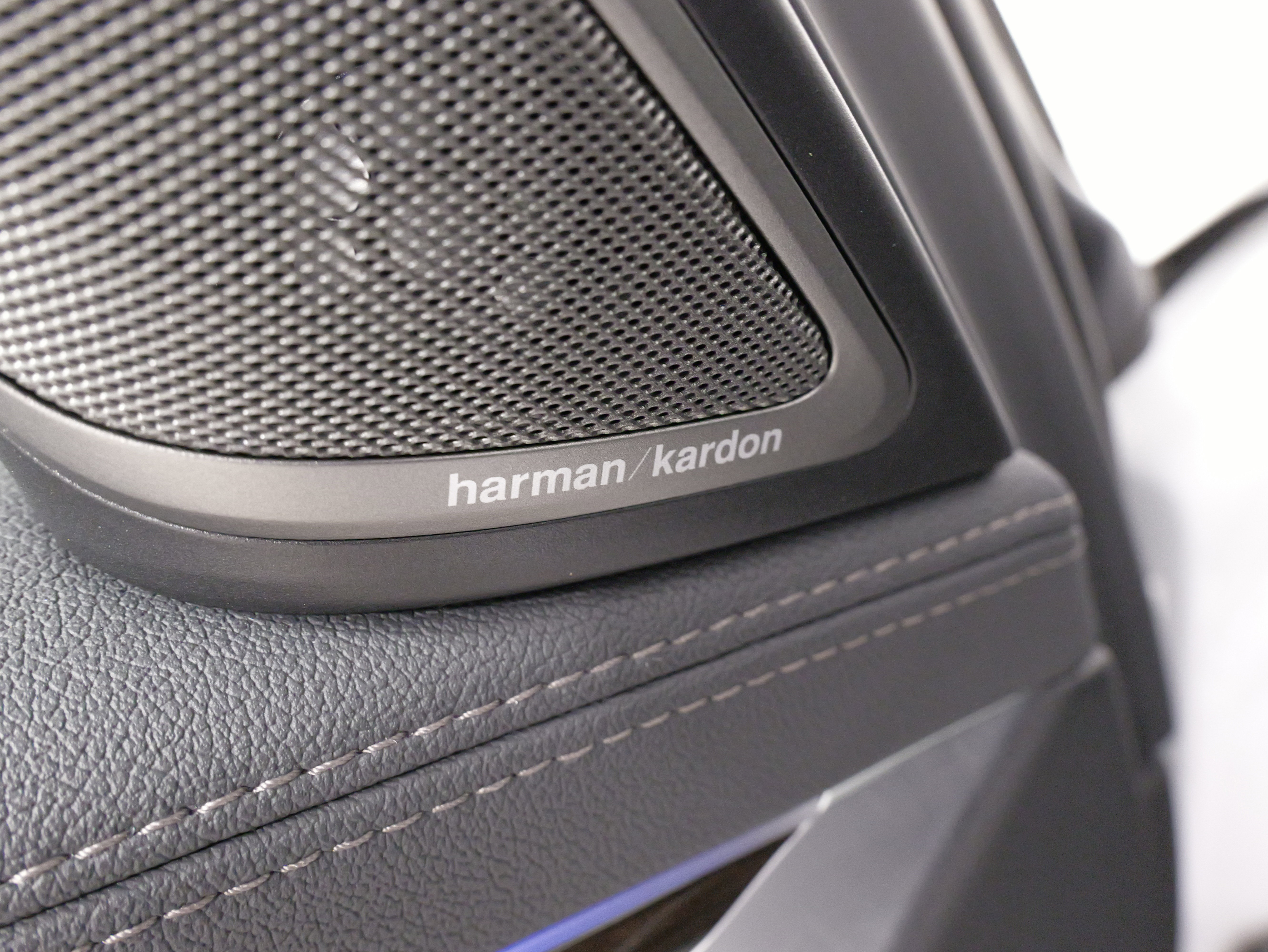 Used 2022 BMW 740i xDrive image 28