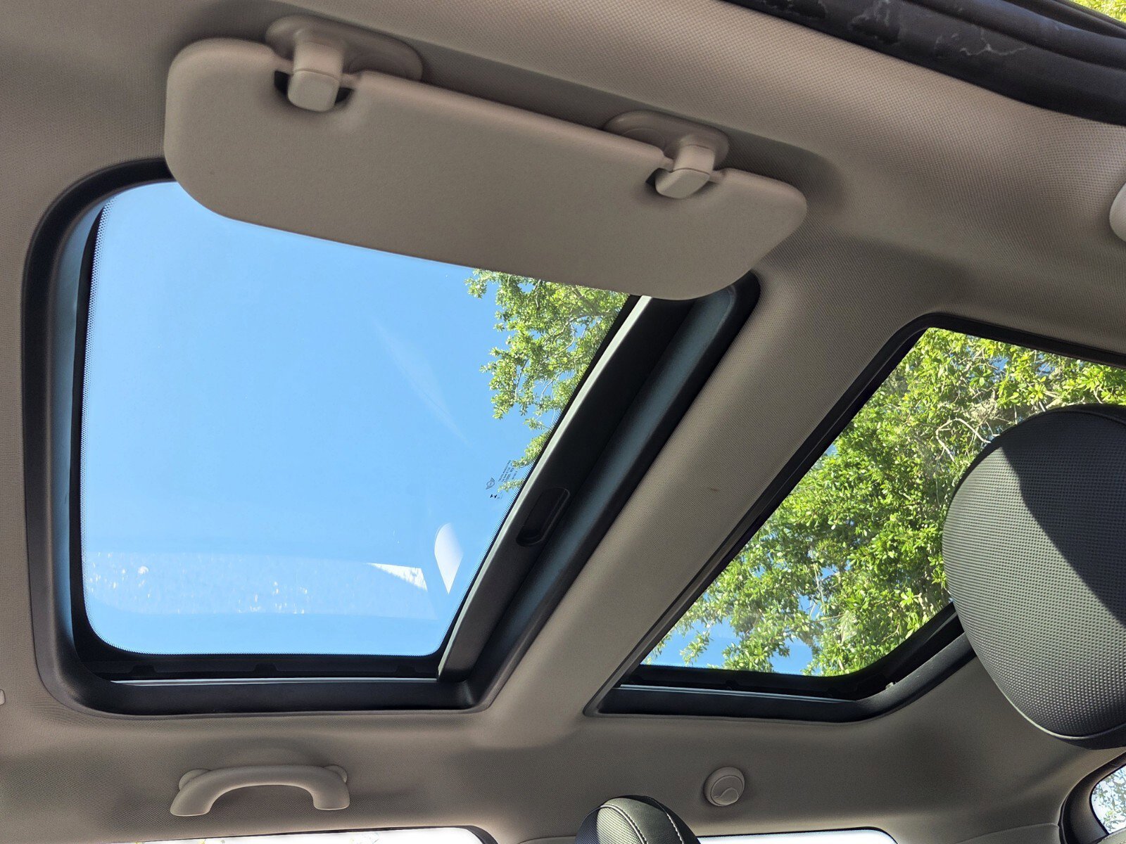 Used 2023 MINI Cooper 2-Door Hardtop image 20