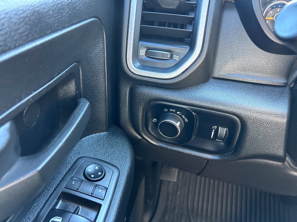 Used 2021 RAM 3500 Tradesman w/ Chrome Appearance Group AWD/4WD image 17