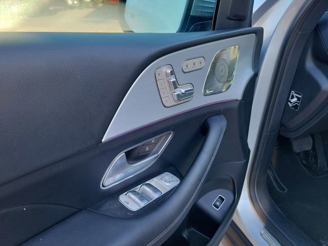 Used 2025 Mercedes-Benz GLS 450 4MATIC image 13