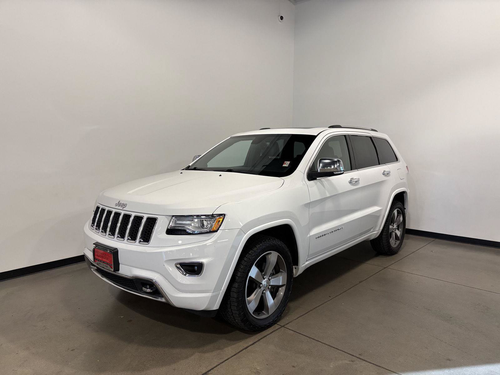 Used 2015 Jeep Grand Cherokee Overland AWD/4WD image 8