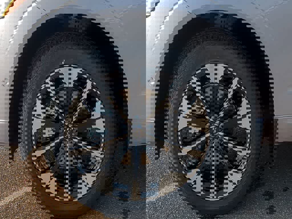 New 2026 Volvo XC60 B5 Plus w/ Protection Package Premier image 13