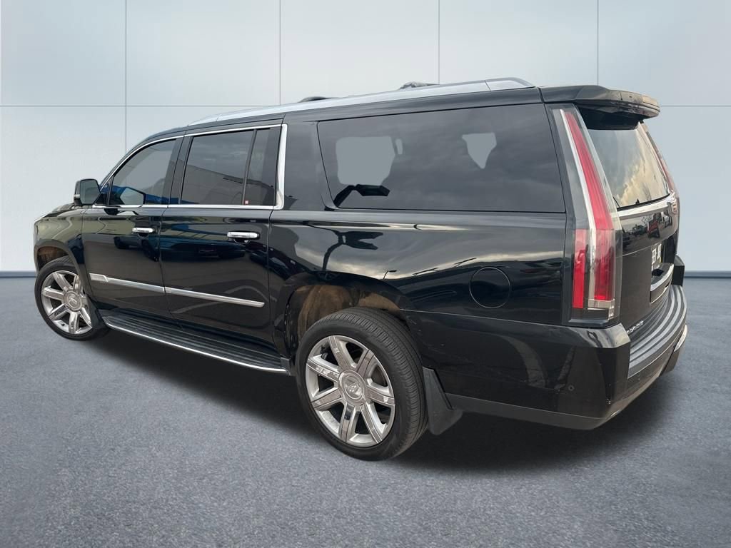 Used 2019 Cadillac Escalade ESV Luxury image 2