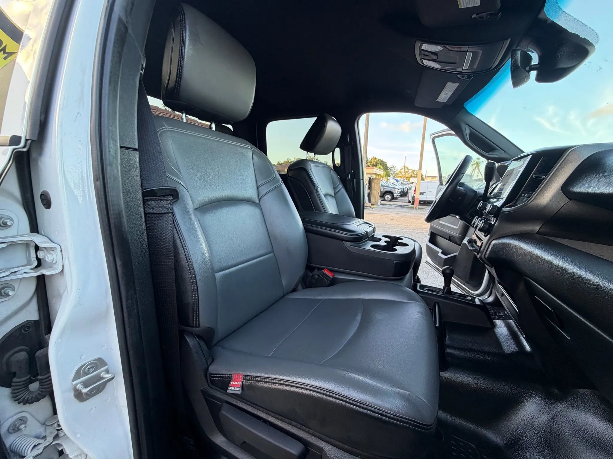 Used 2023 RAM 3500 Tradesman w/ Convenience Group AWD/4WD image 24