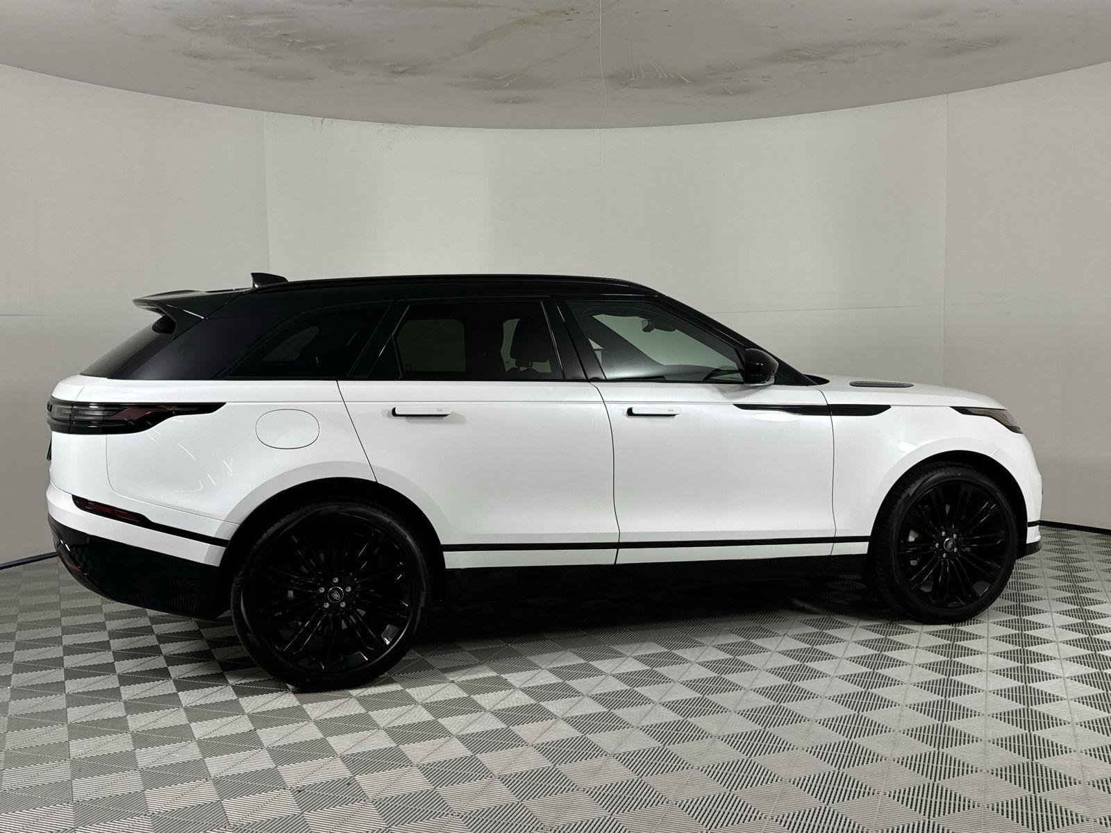 Certified 2025 Land Rover Range Rover Velar Dynamic HSE image 6
